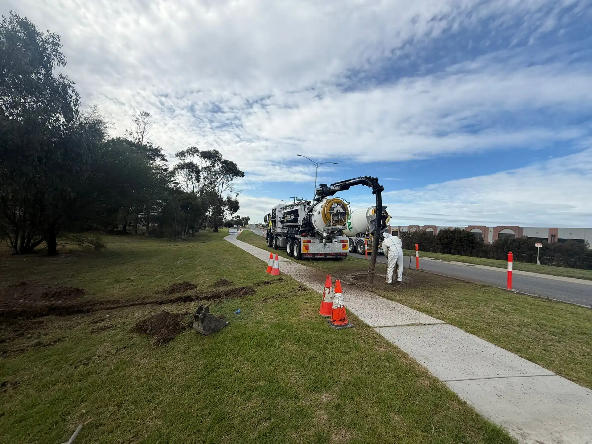 MAC Locating hydro excavation truck on site