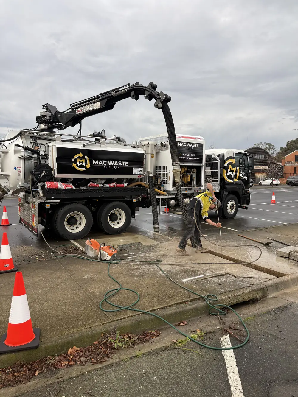 Non-destructive digging beside a kerb